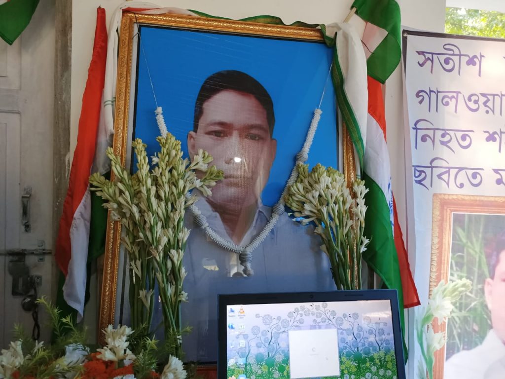 শহীদ বিপুল রায়ের পরিবারের সঙ্গে দেখা করলেন রাজ্যপাল জগদীপ ধনকর