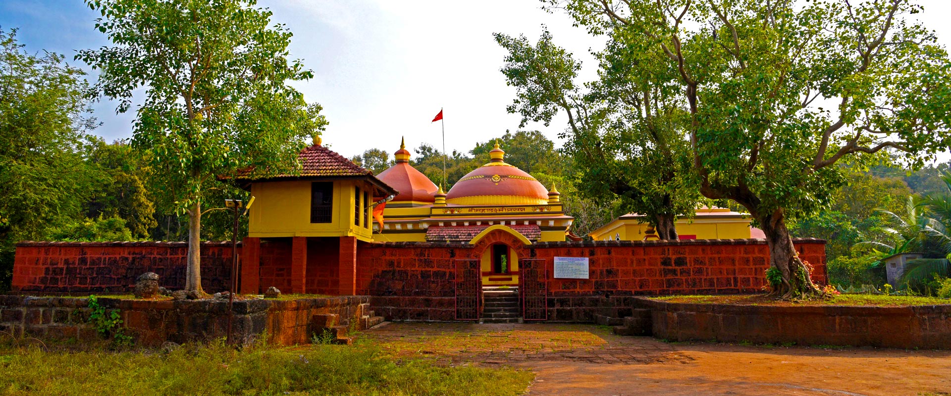 করোনার কোপে লক্ষীপুজাও, মন খারাপ কালিয়াগঞ্জবাসীর