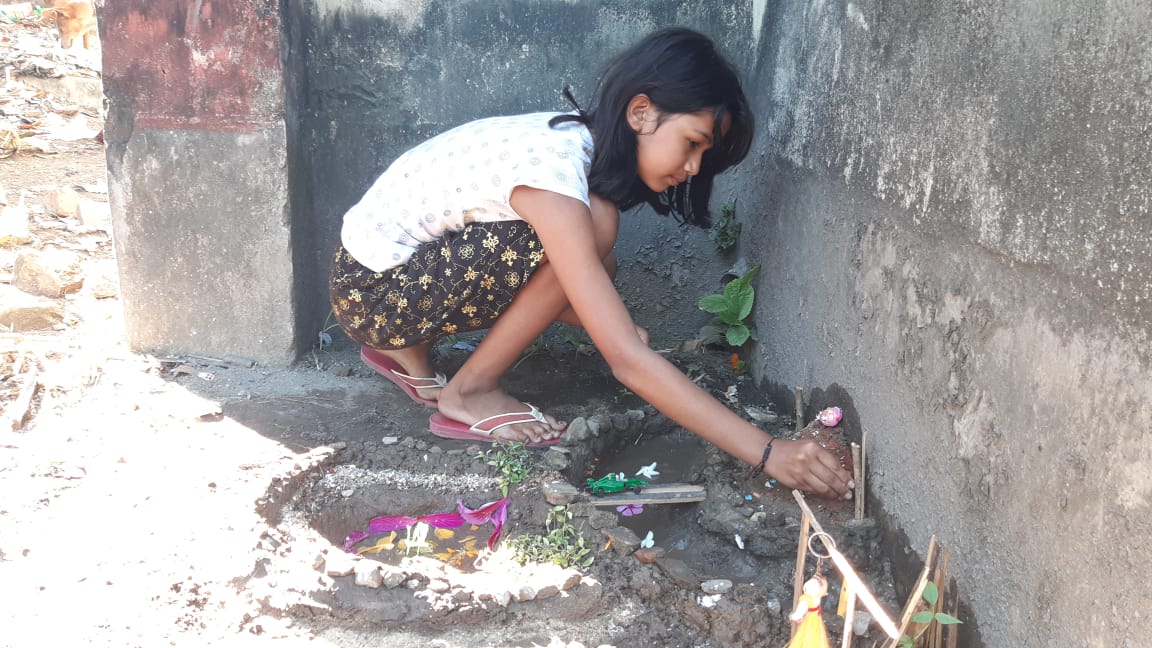 আধুনিকতাতেও কালীপূজায় মাটির পাহাড় বানায় জলপাইগুড়ির শিশু-কিশোররা