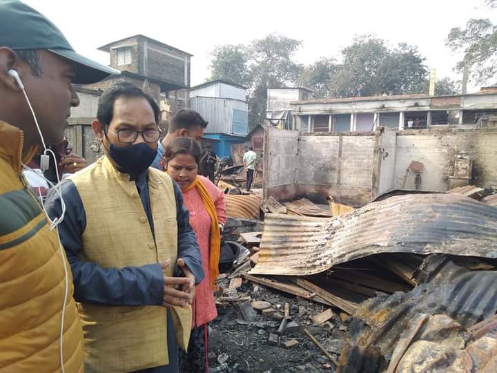 ধুপগুড়ি বাজার পরিদর্শনে সাংসদ জয়ন্ত রায়