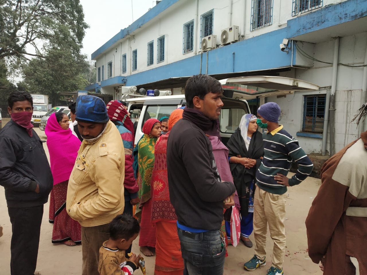 ট্রাক্টর-ভটভটির মুখোমুখি সংঘর্ষে মারা গেলেন বাইক আরোহীর স্ত্রী,শিশু