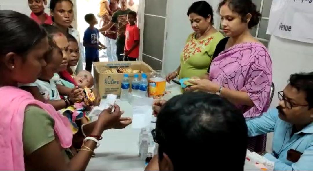 জলপাইগুড়িতে শিশুদের জন্য বিনামূল্যে স্বাস্থ্য পরীক্ষা