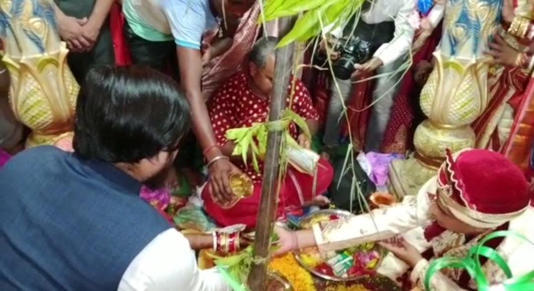 অসহায় পরিবারের পাশে দাঁড়িয়ে কন্যাদান করলেন স্বরাষ্ট্র প্রতিমন্ত্রী নিশীথ প্রামানিক