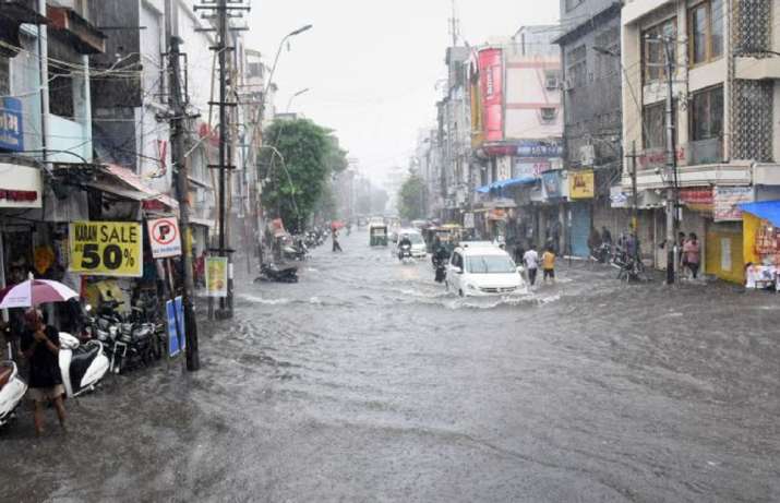 অবশেষে স্বস্তি দিয়ে বর্ষা এলো দক্ষিণবঙ্গে