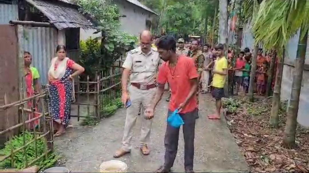 বিজেপি সভানেত্রীর বাড়ির সামনে মিলল বোমা, অভিযোগের তির তৃণমূলের দিকে