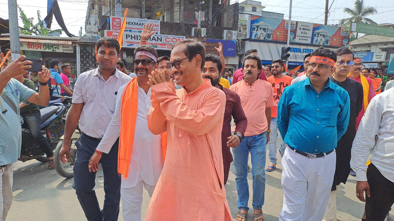 রামনবমী উপলক্ষে জলপাইগুড়ি শহরে বিশাল র‍্যালি বের করলো রাম‌ ভক্তরা