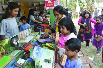 শুরুতে ছন্দ কাটলেও গোটা মেলা সুষ্ঠু ভাবে সম্পন্ন হবে বলেই আশাবাদী পুরুলিয়া জেলা বইমেলার উদ্যোক্তারা