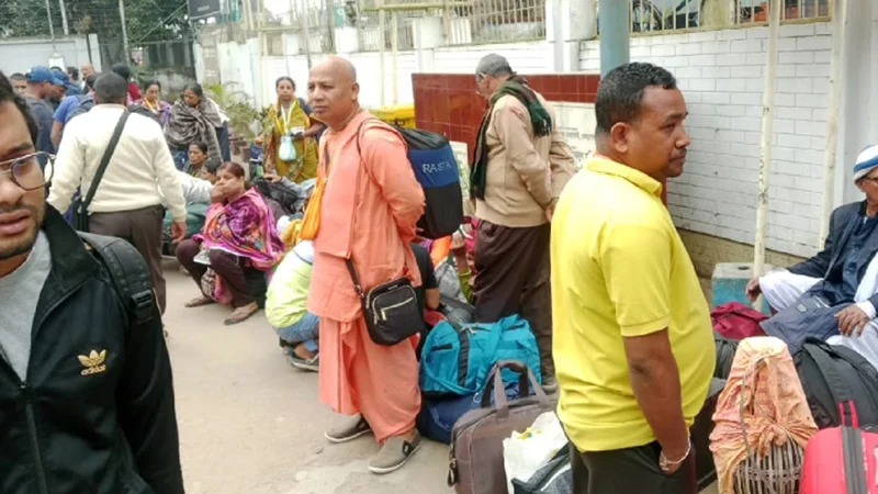 ভারতে প্রবেশের অনুমতি পেলেন না ইসকনের ৫৪ ভক্ত