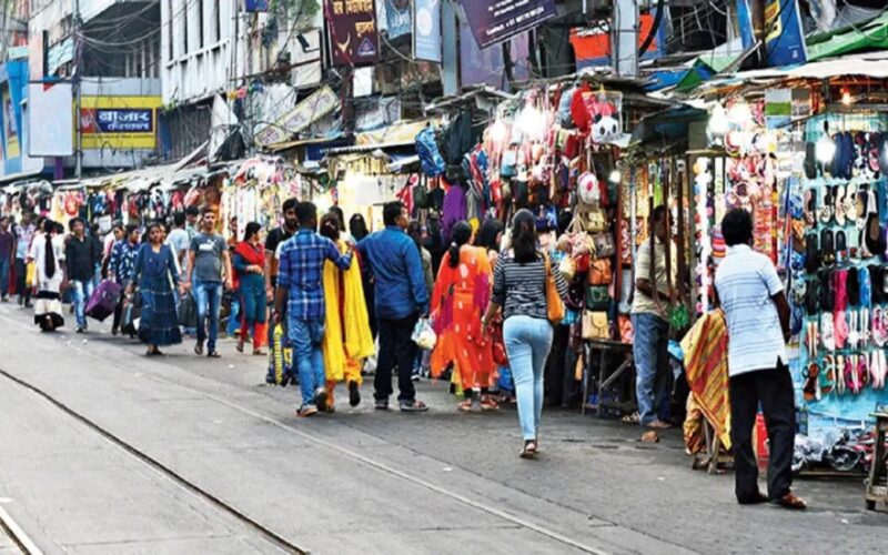 খাস কলকাতা শহরের  ফুটপাতে হকারদের দাপট