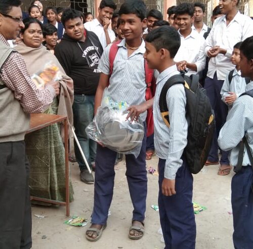 রাজ্য সরকারের চলতে থাকা প্রকল্পের কারণে বন্ধ হচ্ছে পড়াশোনা